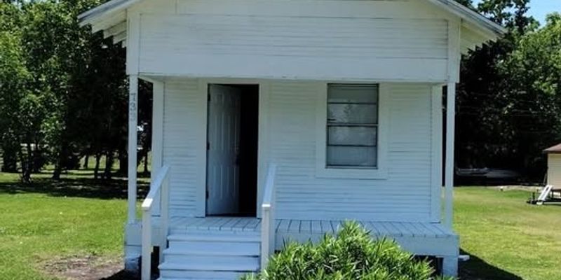 Port Arthur House: 733 Herget Ave