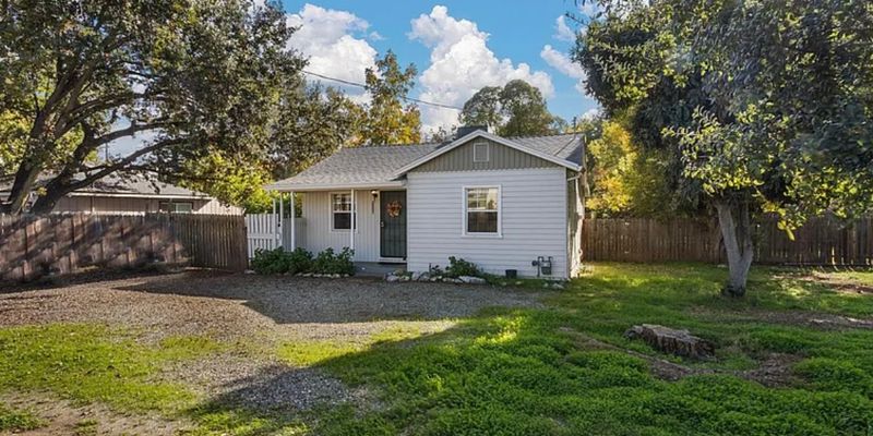 Carmichael House: 5236 Marconi Ave