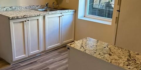 1265 Reservoir Ave D cocina.png