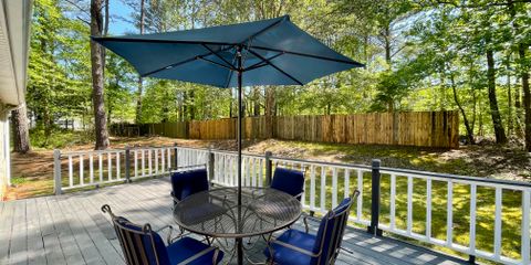 23 Back Patio.JPG