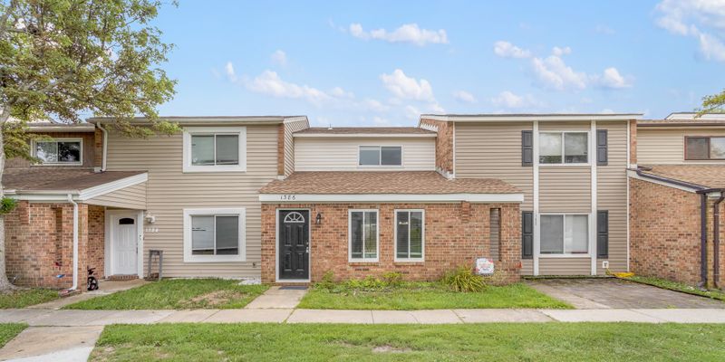 Virginia Beach House: 1386 Sierra Dr