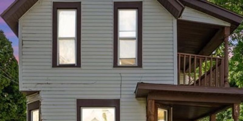 Grand Rapids Apartment: 841 Oakland Ave SW