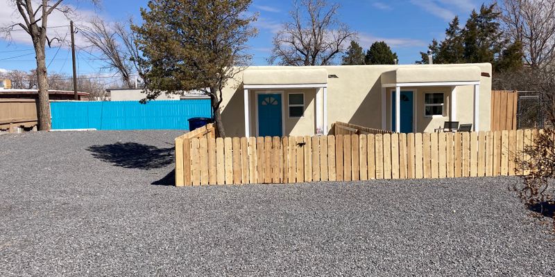 Albuquerque Apartment: 221 Hendrix Rd NW