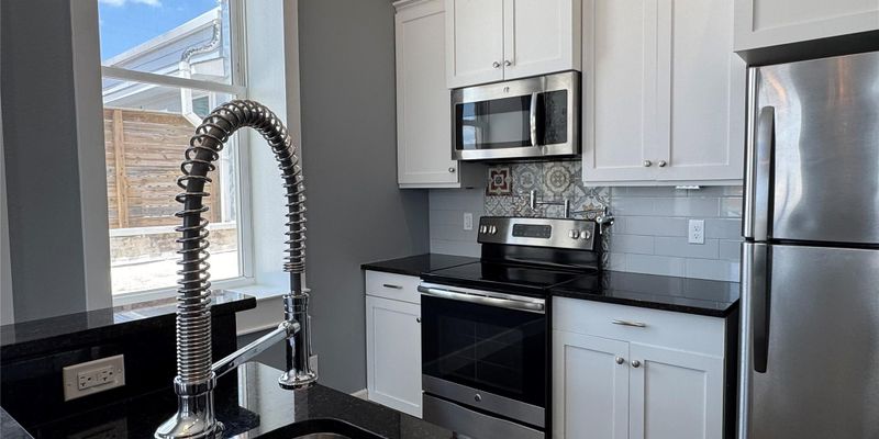 Greenville House: 2901 Lee St