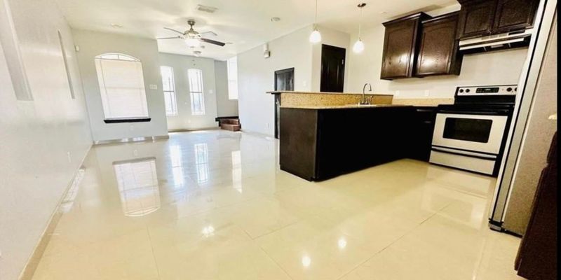 Pharr Apartment: 1204 W Fig Ave