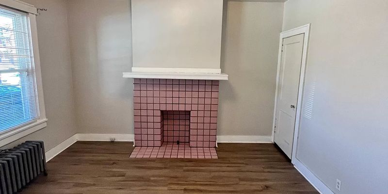 Pittsburgh Apartment: 2116 Bedford Ave, Pittsburgh, PA 15219