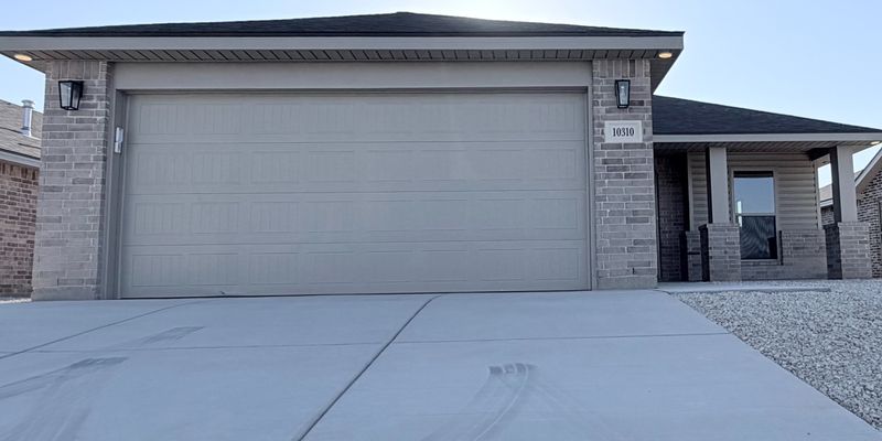Odessa House: 10310 Sharp Shooter Rd