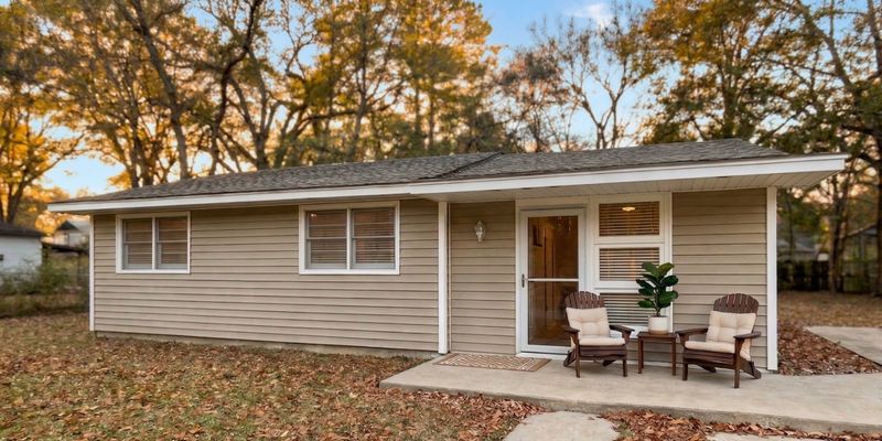 Montgomery House: 1122 Beechdale Rd
