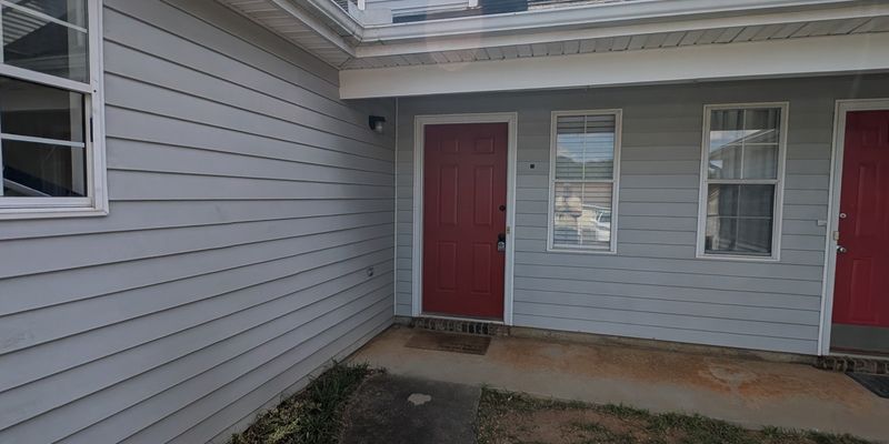 Dothan House: 408 S Woodburn Dr