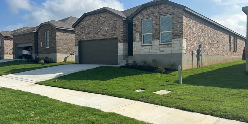 Marion House: 2272 Monument Hill