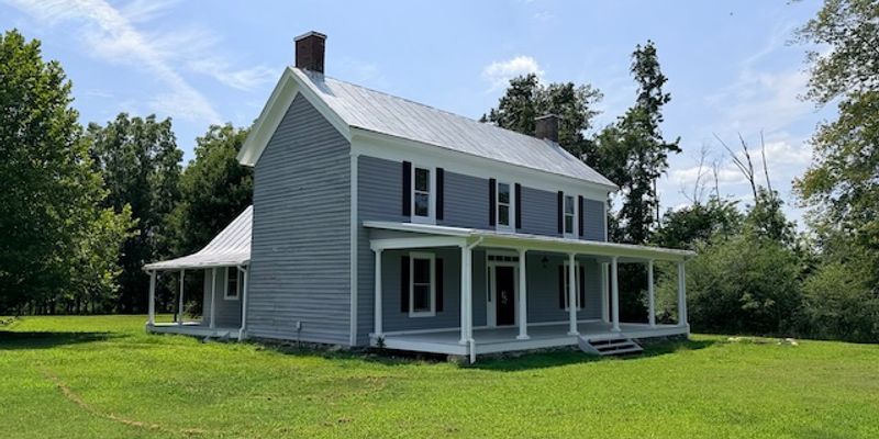 South Hill House: 456 Homestead Pl