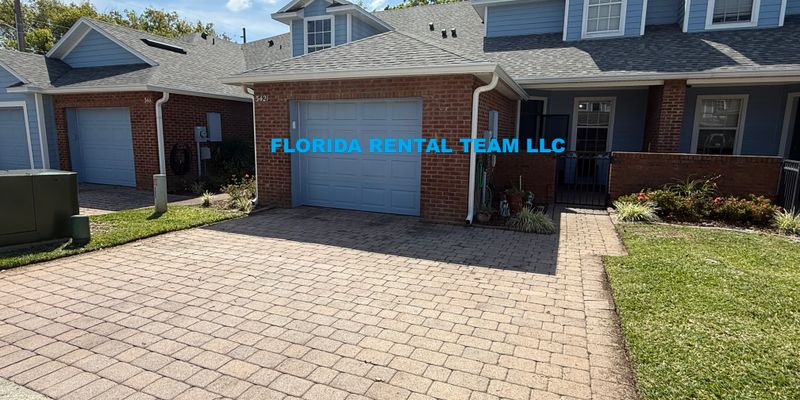 St. Cloud House: 3421 Home Town Ln
