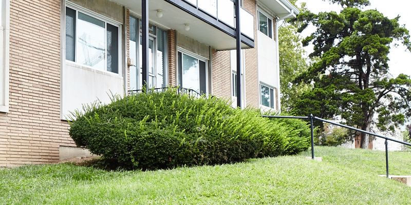 University City Apartment: 5 South Big Bend Boulevard