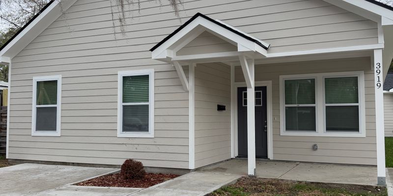 Savannah House: 3919 Crane St