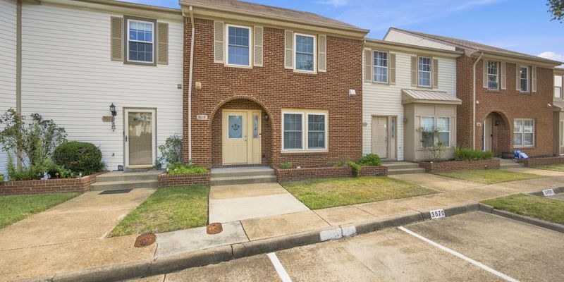 Virginia Beach House: 3670 Essex Pond Quay