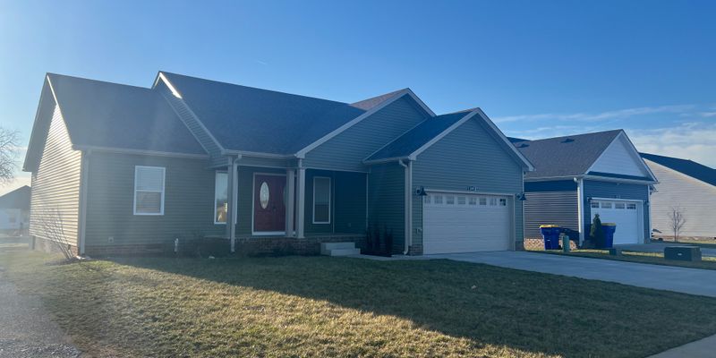 Bowling Green House: 389 Cedar Run St