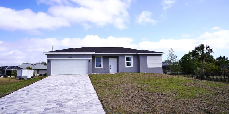 Port Charlotte House: 19309 Midway Blvd