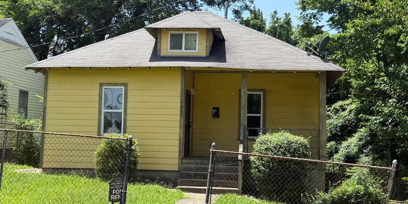 Memphis House: 1669 Gaither St