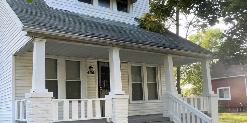 Detroit House: 4755 Holcomb St