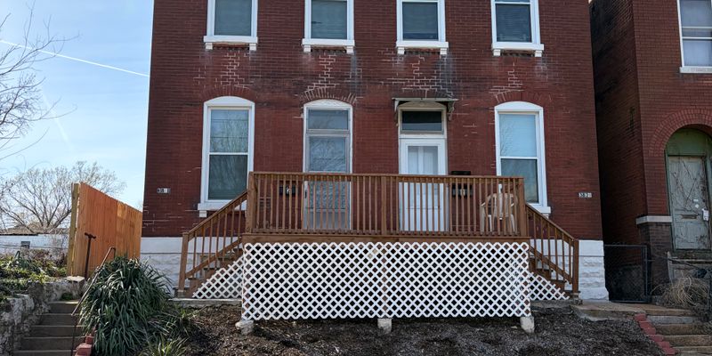 St. Louis  Apartment: 3839-3841 Pennsylvania Ave