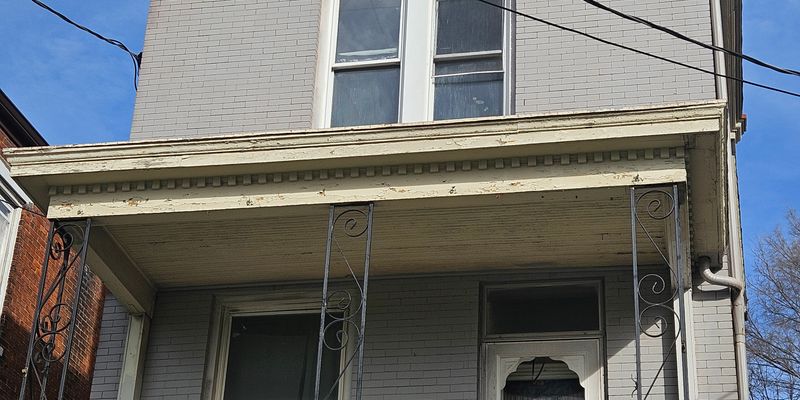 Cincinnati Apartment: 4342 Vine St