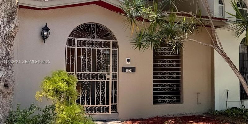 North Miami Townhome: 1925 Sans Souci Blvd