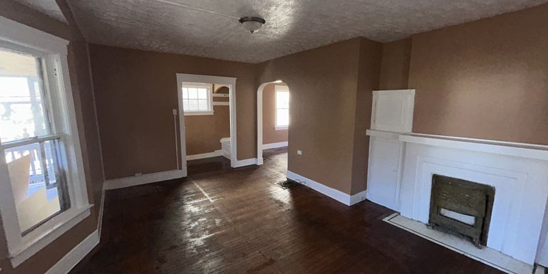 Cleveland House: 547 E 108th St