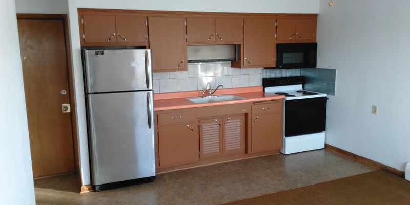 West Allis Apartment: 6406 W Lincoln Ave