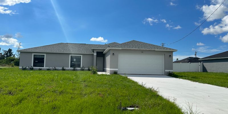 Cape Coral House: 314 NW 7th Pl