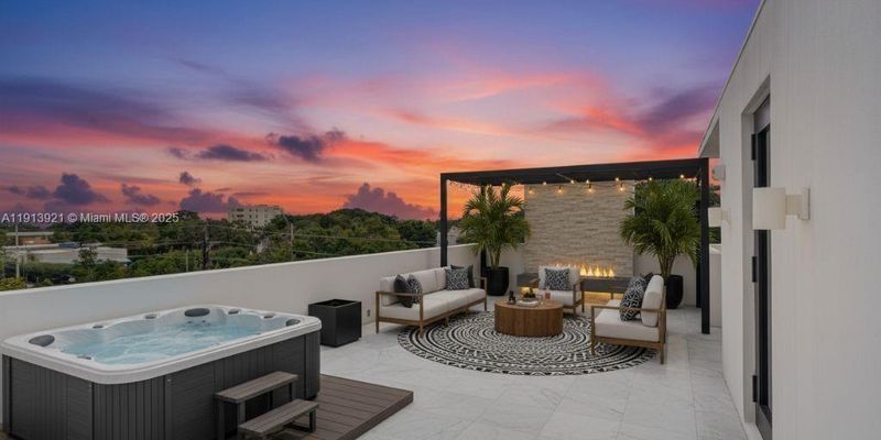 Miami Townhome: 529 NE 61st St