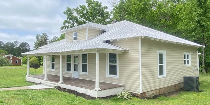 Brodnax House: 494 Main St