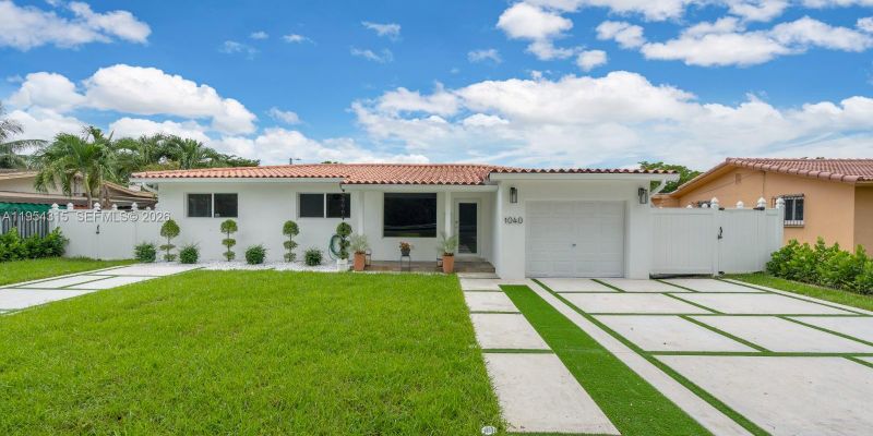 Miami Springs House: 1040 N Royal Poinciana Blvd #1040
