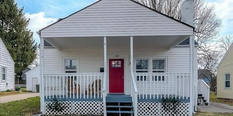 Lexington House: 1141 Sparks Rd
