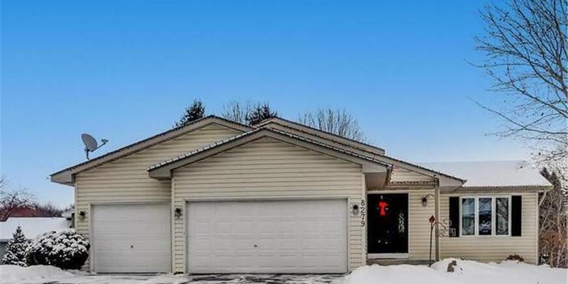 Cottage Grove House: 8279 Jeffery Ave S