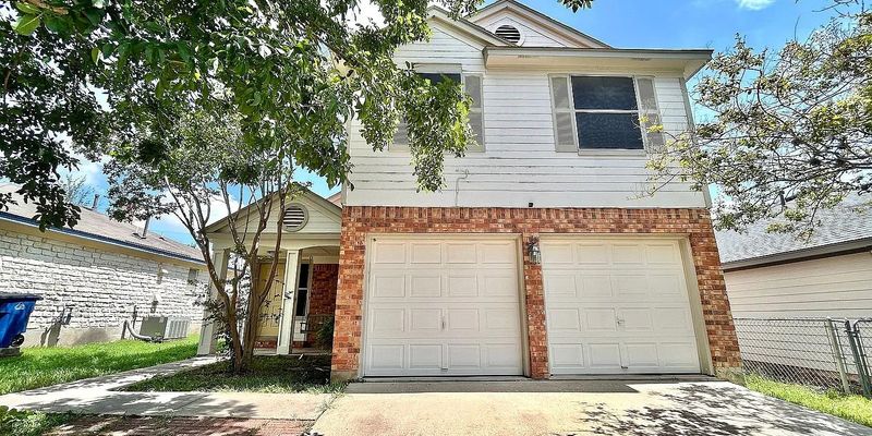 Austin House: 806 Minturn Ln