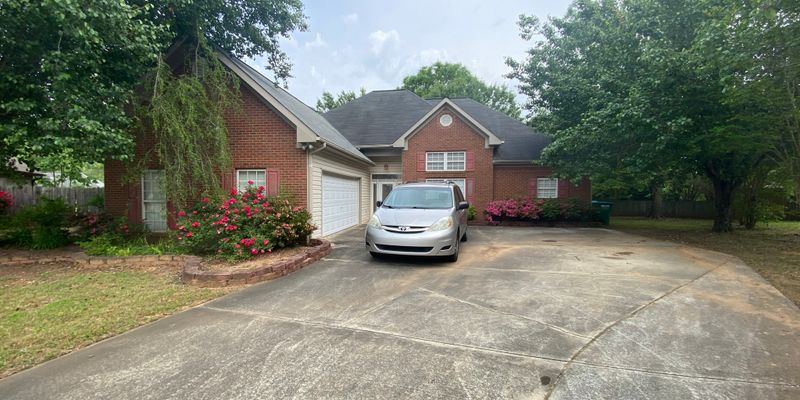 Montevallo House: 245 Fairview Cir