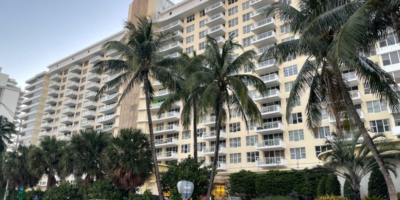 Miami House: 5600 Collins Ave