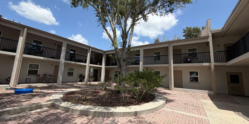 Lakeland Apartment: 310 Plum Street
