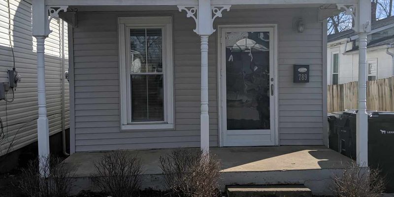 Lexington House: 789 Bennett Ave