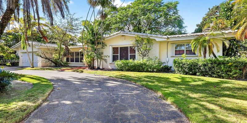 Pinecrest House: 11890 SW 72nd Pl #11890