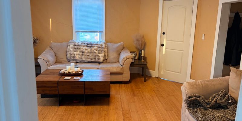 Lincoln Apartment: 1811 S 16th St