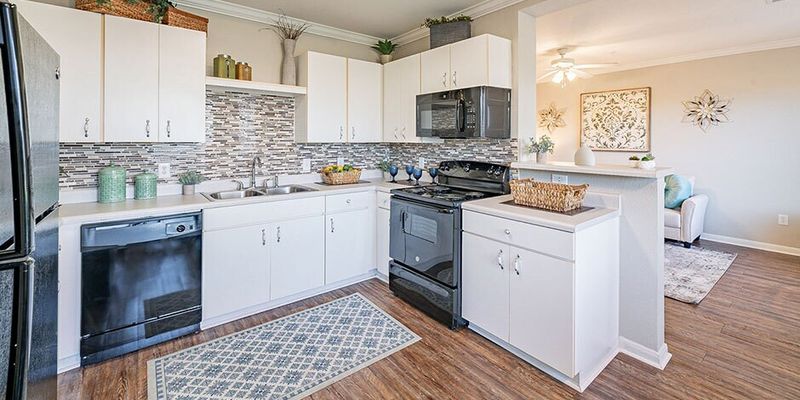 Houston Apartment: 1901 Forest Oaks Dr