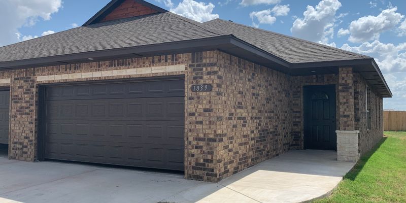 El Reno House: 1839 Cypress Ln