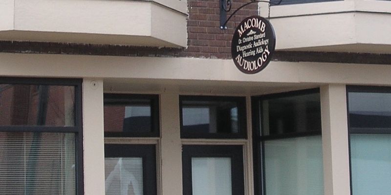 Macomb Apartment: 112 W Jackson St