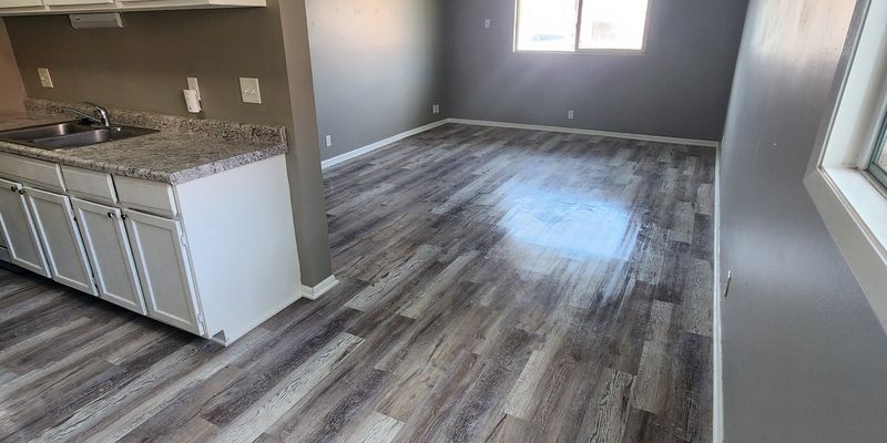 Lincoln Apartment: 5105 Huntington Ave