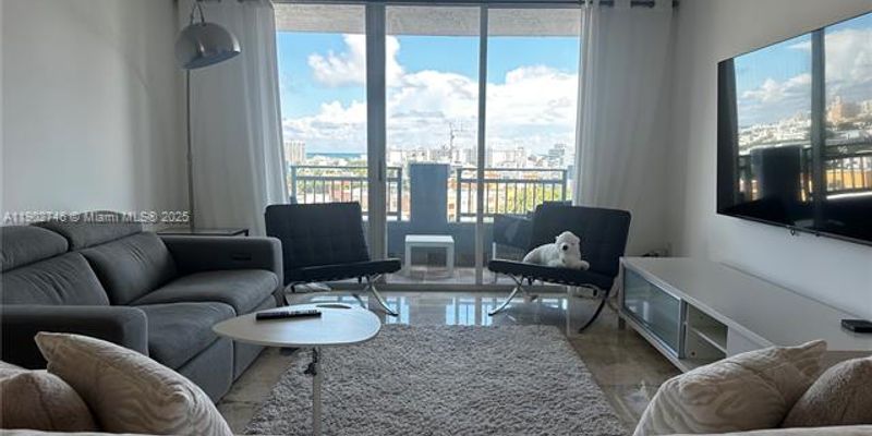 Miami Beach Condo: 90 Alton Rd