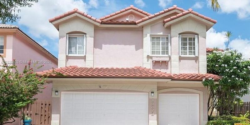 Doral House: 10873 NW 71st St #1