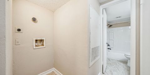 20-web-or-mls-6374 Peacock Hills Dr, Houston, TX 7703-020.jpg