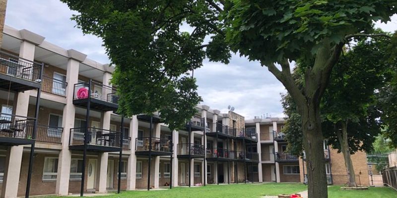 Chicago Apartment: 6424 N Ridge Blvd