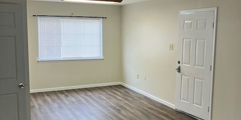 Mechanicsburg Apartment: 6423 Carlisle Pike